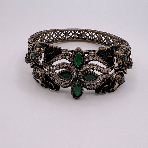 Beautiful Vintage Emerald Green Hinge Bracelet - Picture 1 of 5